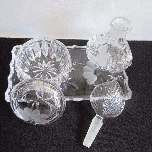 Vanity Set, Perfume decanter, Tray, Trinket box w/ lid, Heritage design, Vintage - Picture 9 of 13